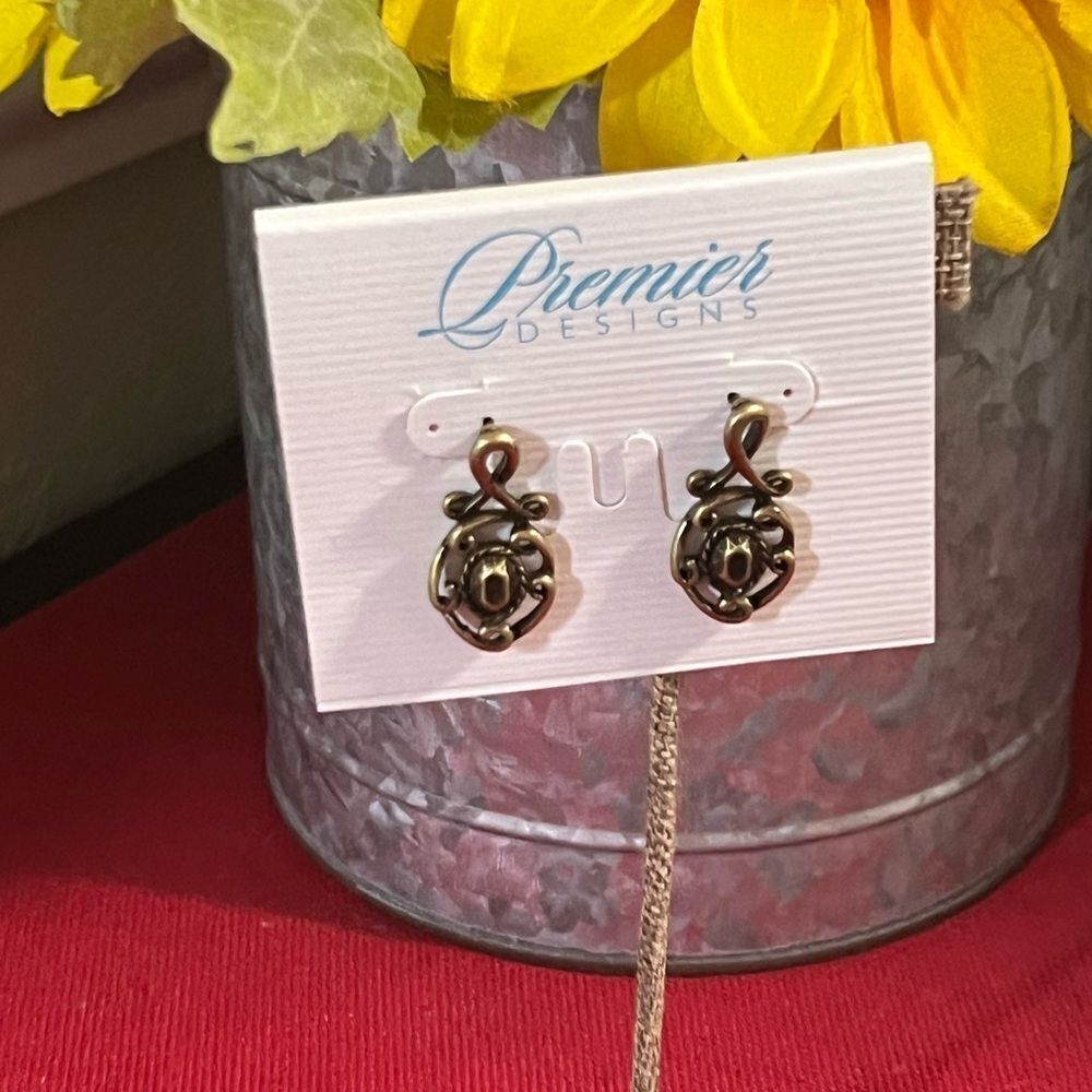 Premier Designs Gold and Black  Stud Earrings #PDER1